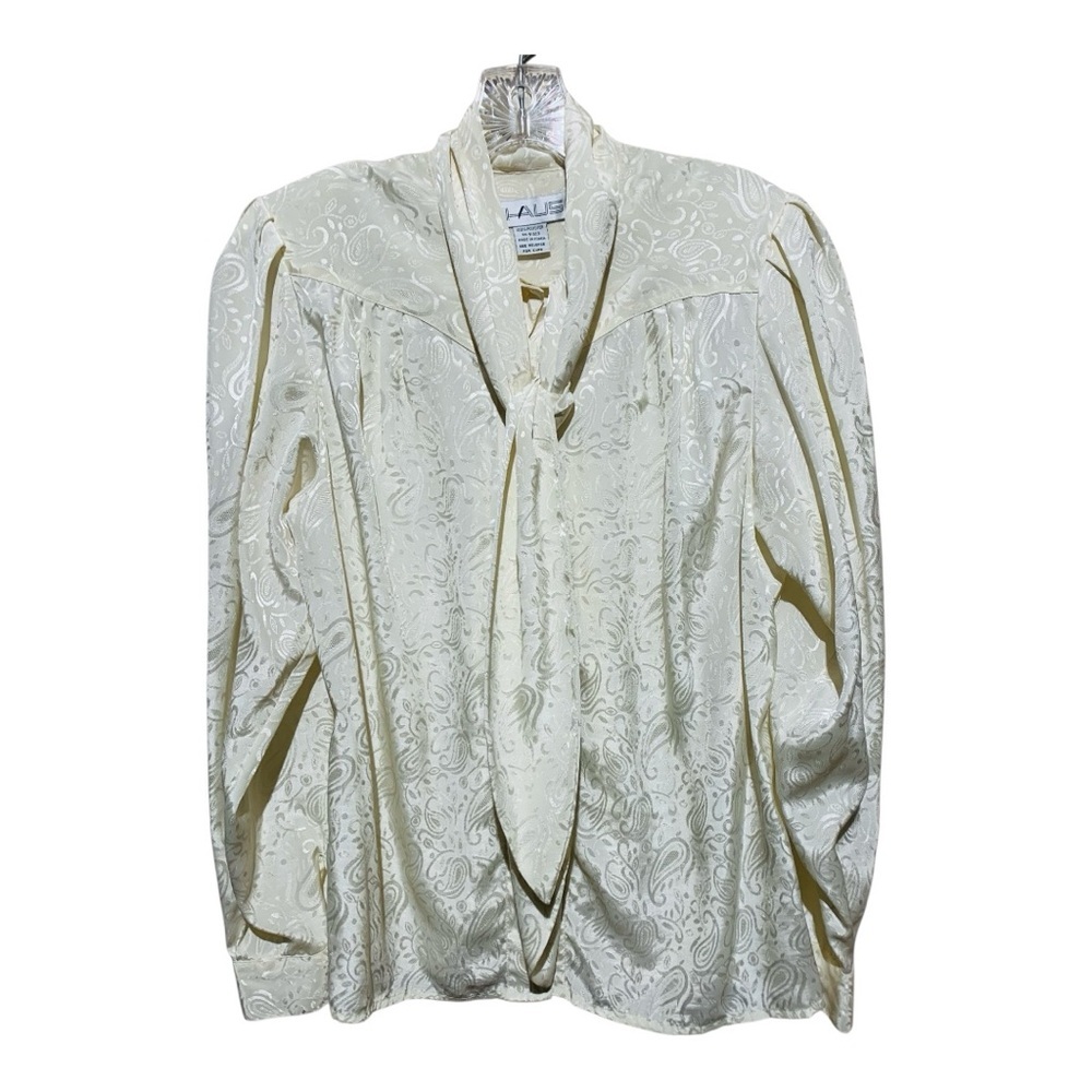 Chaus Cream Blouse with Subtle Paisley Pattern